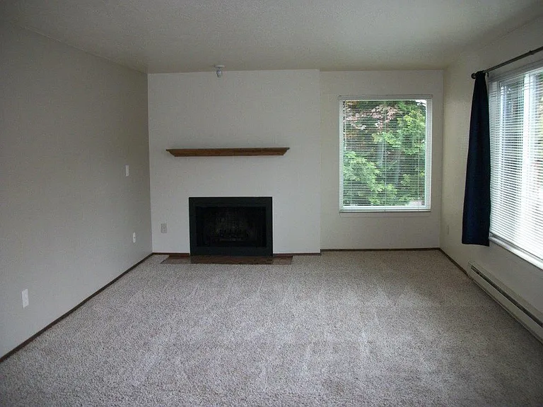 11250 Greenwood Ave N #101 — Photo 1