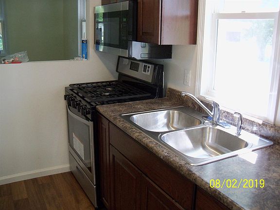3rd image of 1009 S 15th St