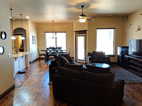 3rd image of 1009 Dayton Ln