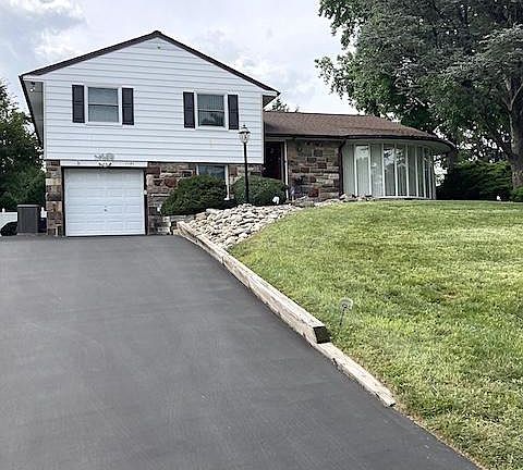 2nd image of 1180 Ballytore Rd