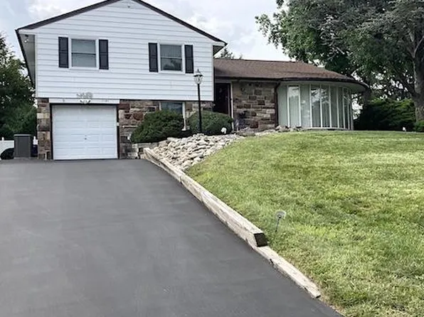 1180 Ballytore Rd, Huntingdon Valley, PA 19006