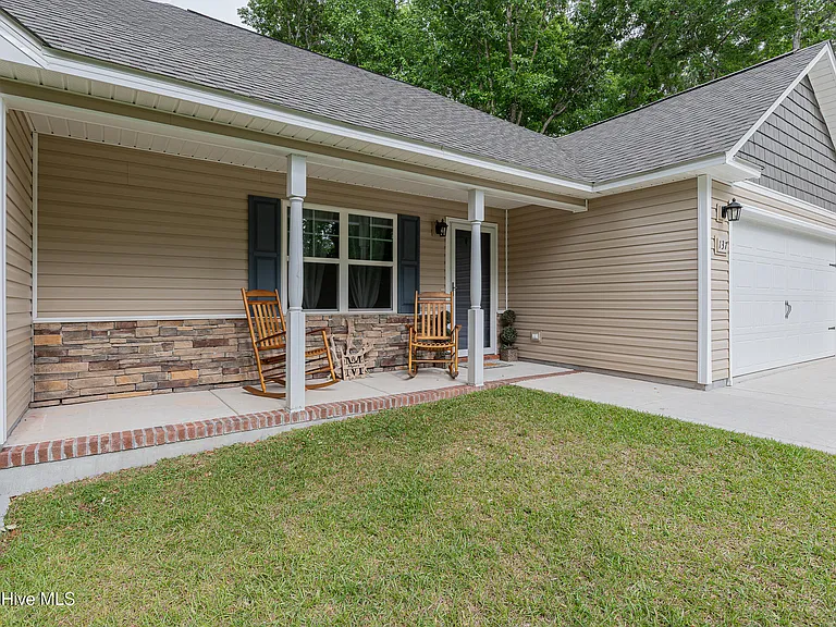 137 Wilburne Dr — Photo 5