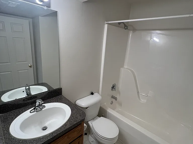 2504 W Lafayette Blvd — Photo 22