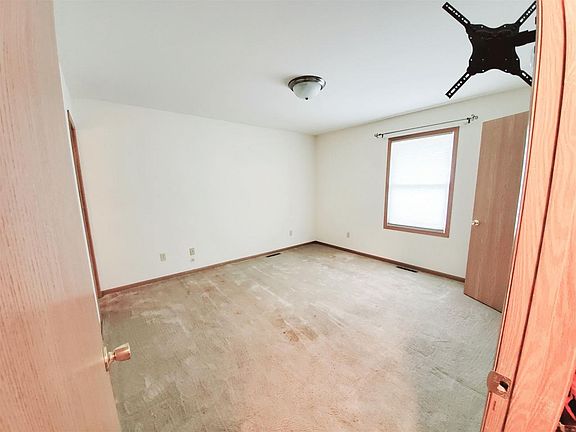 5th image of 2804 Riverwalk St