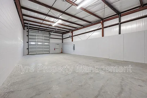 3945 Lee St Photo 1