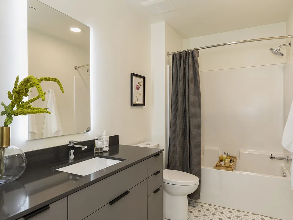 Urban 1-Bedroom Bath