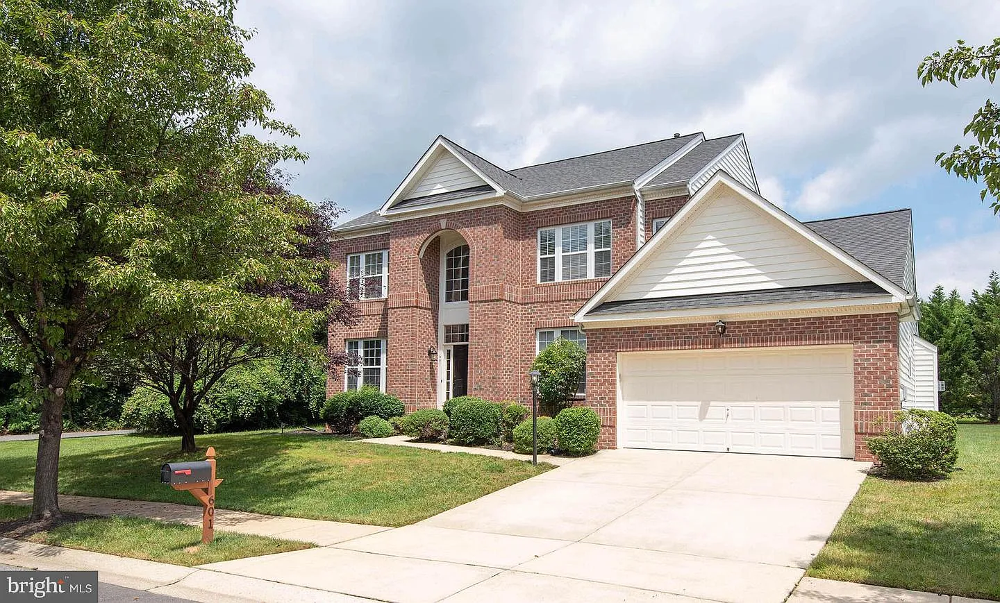 601 Lighthouse Landing Ln photo 1