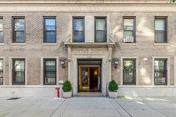 Sold by Compass | media 10