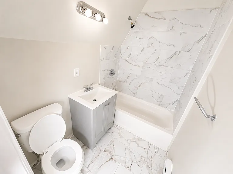 536 Norwood St #3 — Photo 2