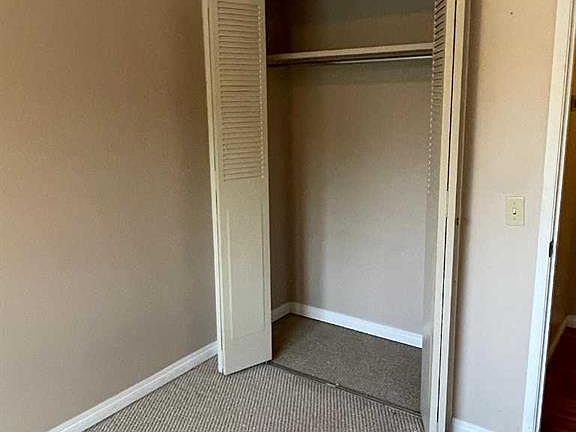 5th image of 4222 S 40th Ave NW