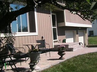 46 Guernsey Dr, New Windsor, NY 12553