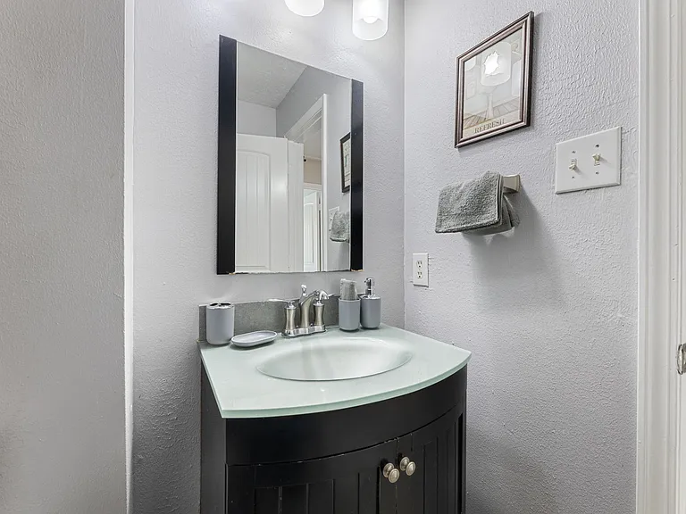 18834 Jodywood Dr — Photo 25