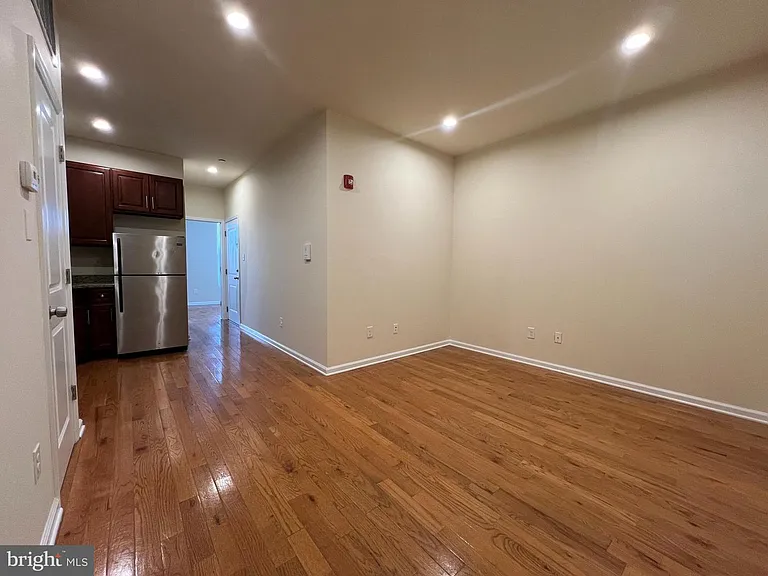 1516 W Diamond St #C — Photo 7