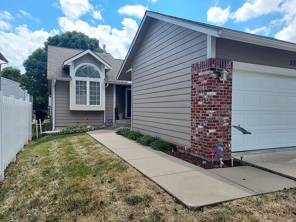 2nd image of 5301 SW 22nd Park