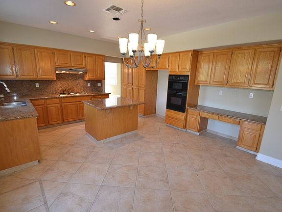 2nd image of 2036 Hillridge Dr
