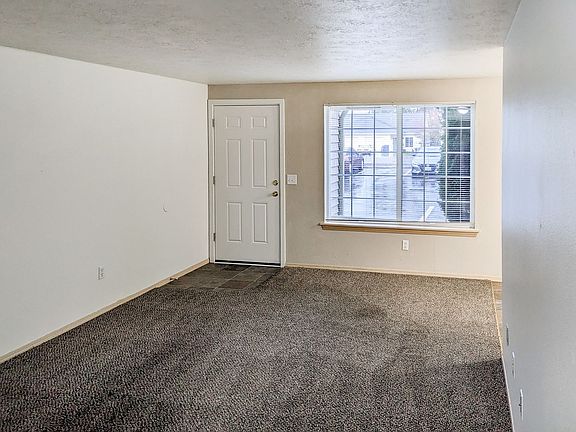3rd image of 110-185 N 9th St #130