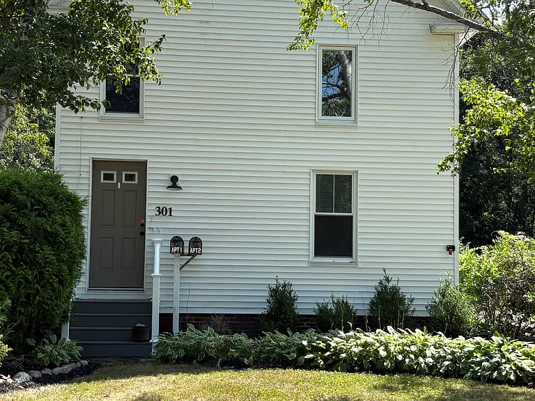 301 Maine St #1 — Photo 13