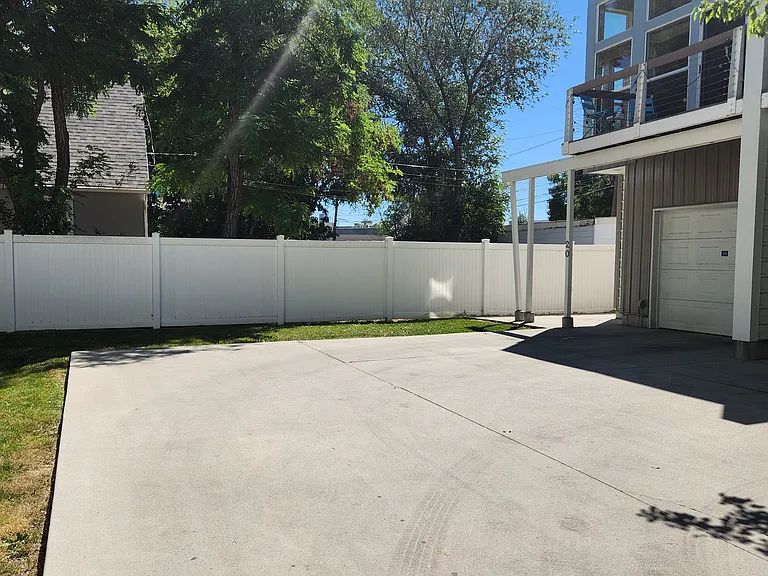20 Grand Ave #20 — Photo 3