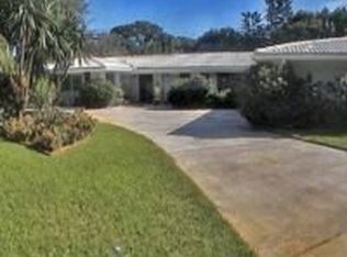 613 Laguna Dr, Venice, FL 34285