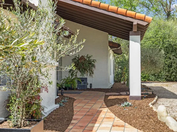 127 Fairway Ln, Ojai, CA 93023