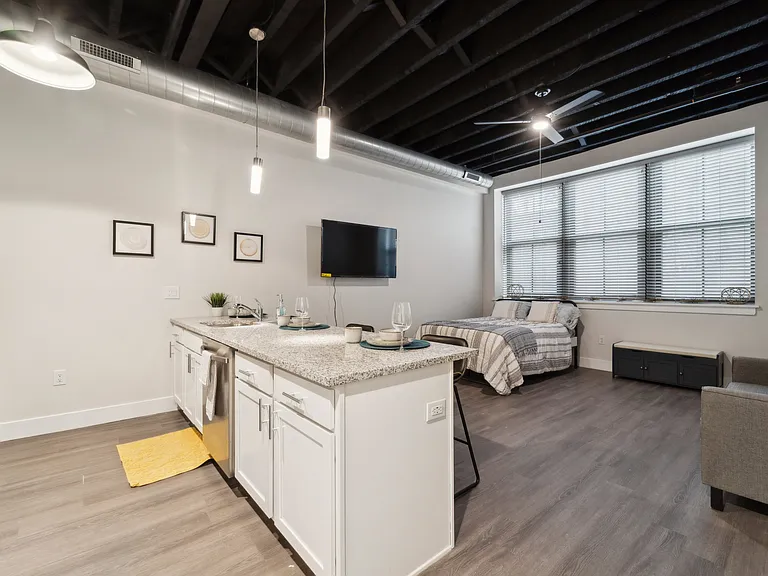 Autograph Apartments — Photo 12