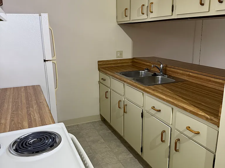 Oglebay Village Apartments — Photo 18