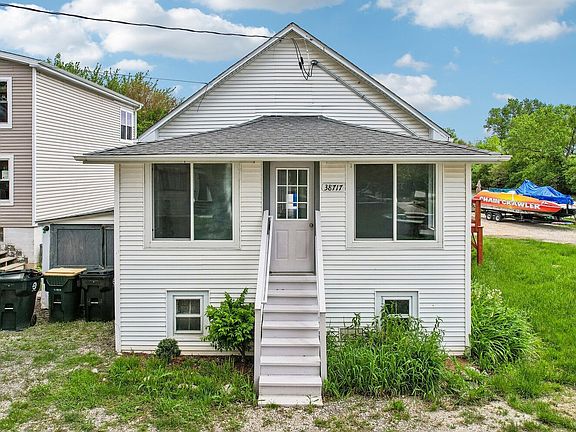 5th image of 38717 N Lake St