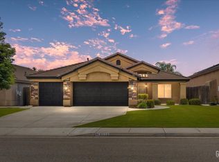 5113 Au Chocolat Dr, Bakersfield, CA 93311