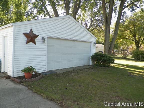 5th image of 1410 Arcadia Dr