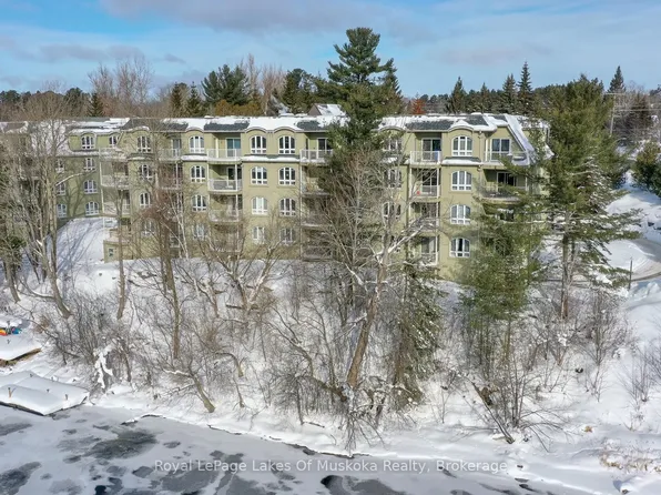 31 Dairy Ln #207, Huntsville, ON P1H 2L7