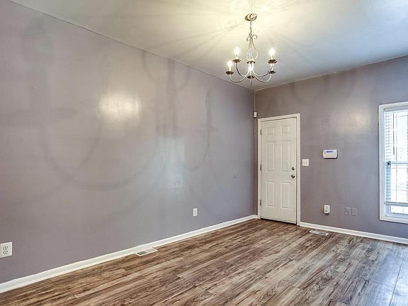 3rd image of 1231 W Lombard St