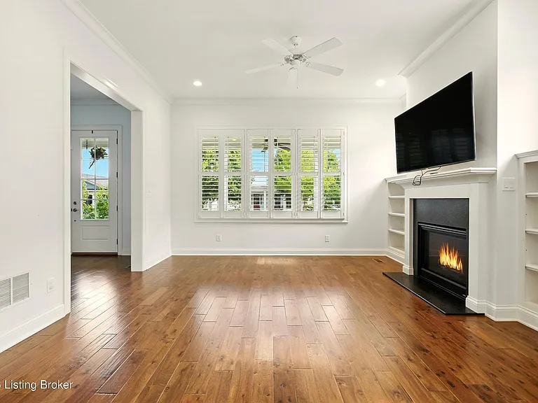 8707 Featherbell Blvd — Photo 9