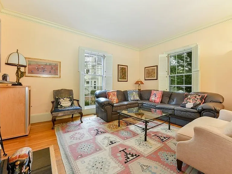 14 Ash St — Photo 2
