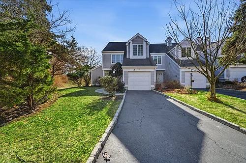 42 Clarewood Dr Photo 1