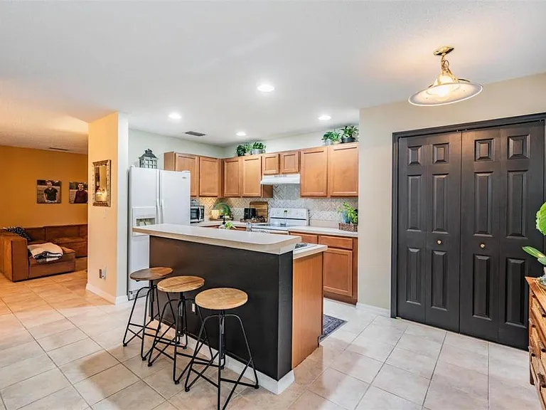 4522 Winding River Way — Photo 11
