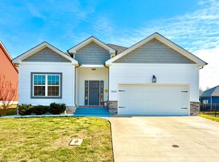 1013 Berry Bnd, Clarksville, TN 37043