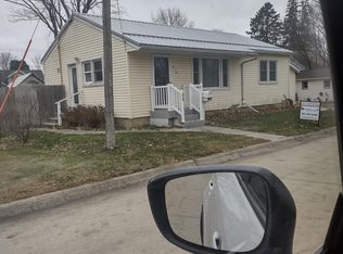 210 5th St E, Cresco, IA 52136