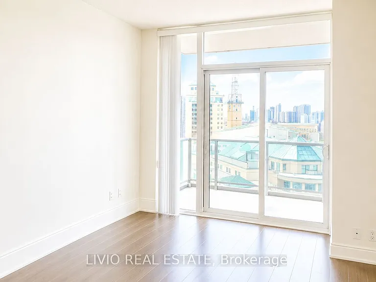 330 Burnhamthorpe Rd W #1406 — Photo 5