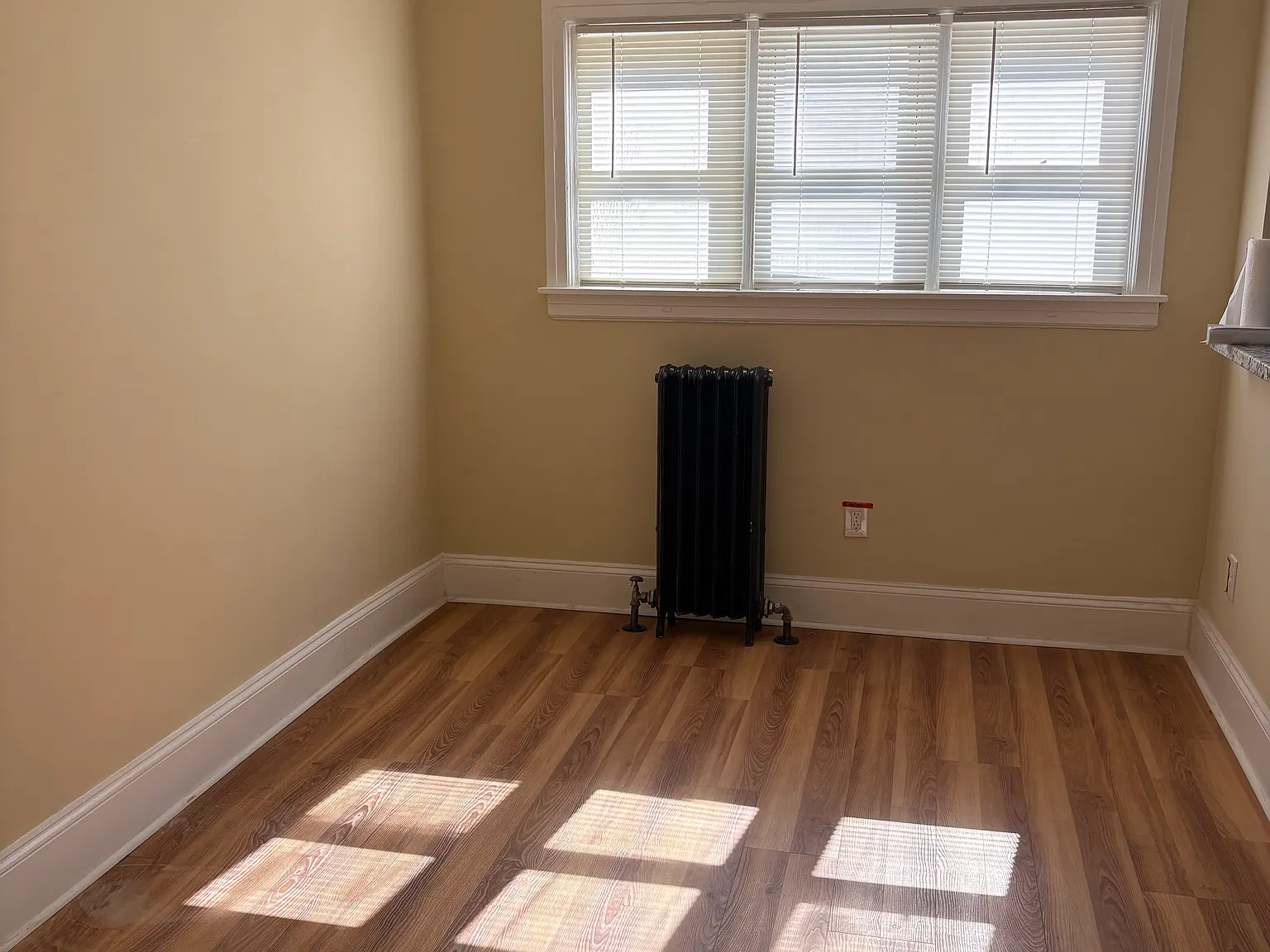 3 bed, 1064 sqft, $1,950 — Photo 4