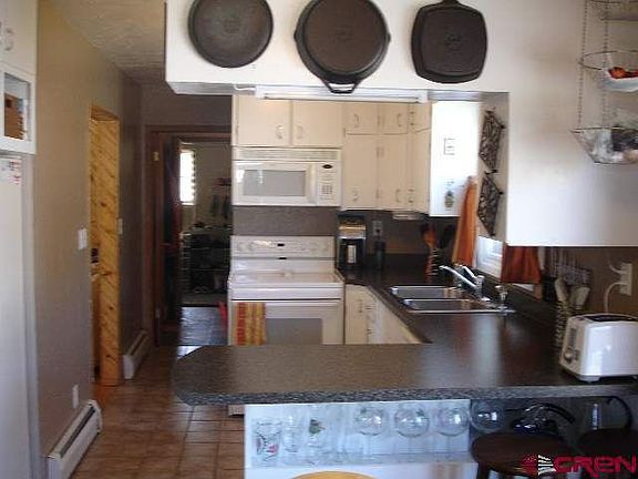 3rd image of 535 Adams St