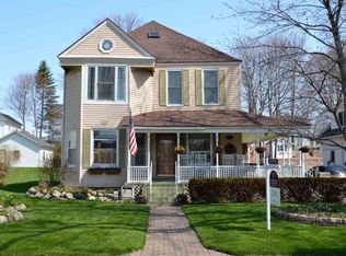 217 Clinton St, Charlevoix, MI 49720