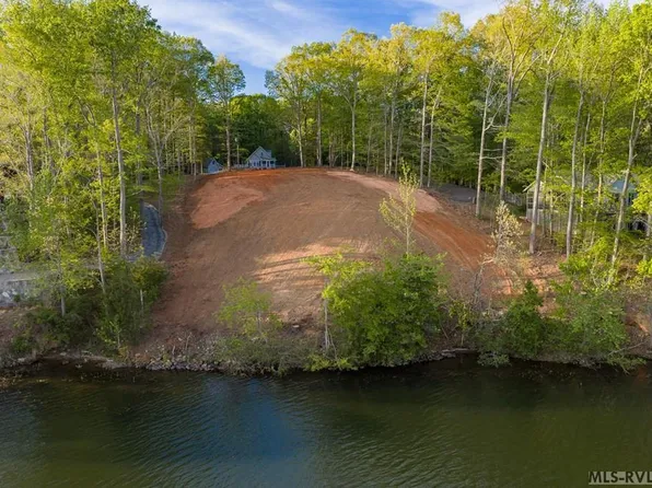 32 Dogwood Way, Bracey, VA 23919