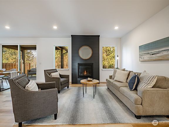 5th image of 2998 Cedar View Way