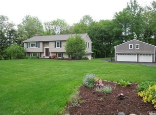 58 Valley View Rd, Monroe, CT 06468