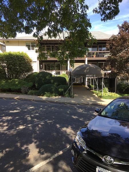 1st image of 400 Narragansett Pkwy APT Wc7