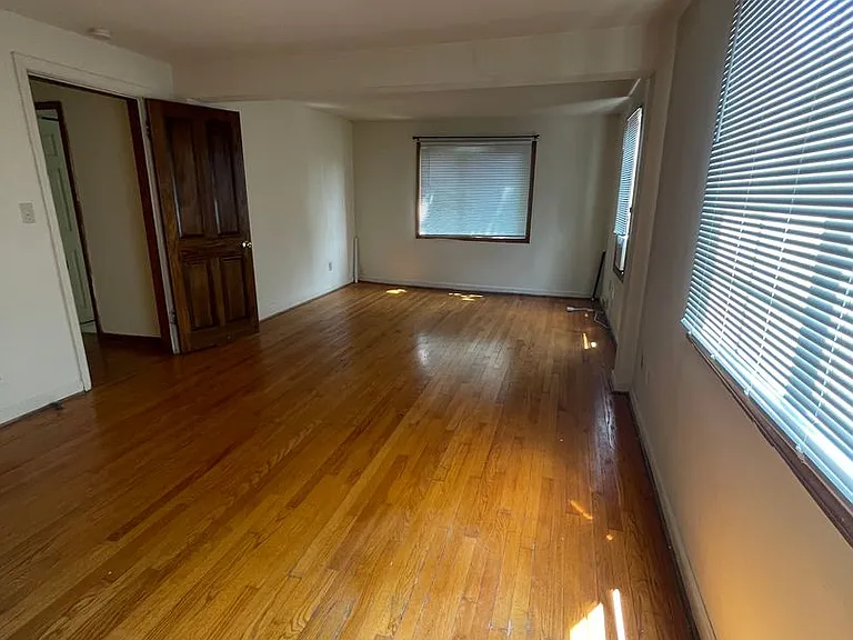 65 E Norwich Ave — Photo 42