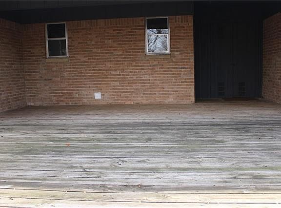 5th image of 3306 Santa Monica Dr