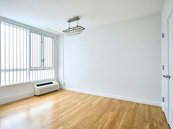 4th image of 342 E 110th St APT 1A