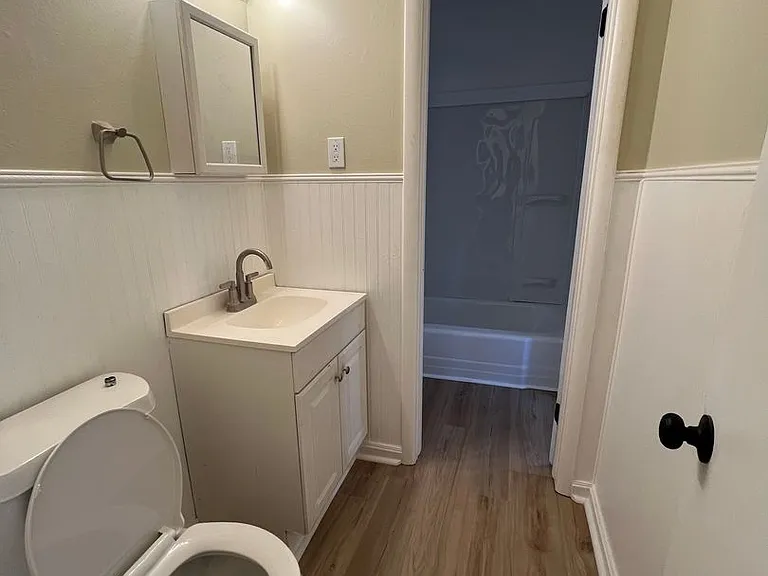 302 N Forest St — Photo 7