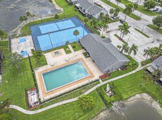 5401 Bayside Dr, Greenacres, FL 33463